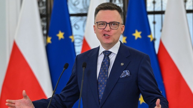 Ułatwię Włodzimierzowi Czarzastemu objęcie funkcji marszałka Sejmu - zapowiedział Szymon Hołownia. Obecny marszałek Sejmu podczas konferencji prasowej podkreślał, że najważniejsza dla niego jest stabilność instytucji państwowych.