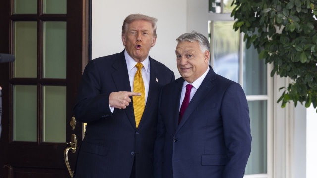 Węgry zostały zwolnione z amerykańskich sankcji nałożonych na rosyjską energię - poinformował premier Viktor Orbn po spotkaniu z prezydentem Donaldem Trumpem. Biały Dom jak dotąd nie odniósł się oficjalnie do tej informacji.
