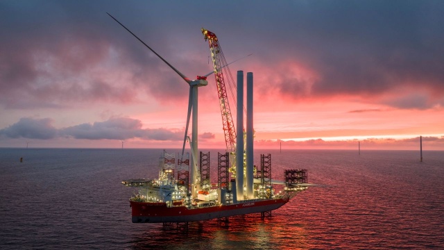 Pierwsze gondole morskich turbin wiatrowych ze Szczecina zostały zainstalowane na farmie wiatrowej Baltic Power.