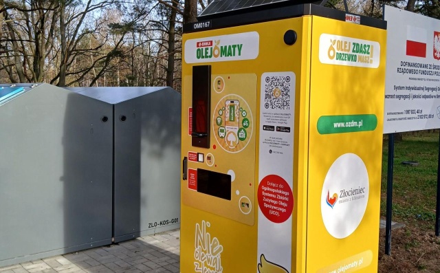 Mają ograniczyć wylewanie tłuszczów roślinnych oraz zużytego oleju roślinnego do kanalizacji - w Złocieńcu stanęły olejomaty.