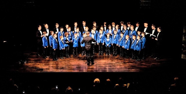 Założycielami chóru Słowiki byli Marian Foksa, Aleksander Mleczak i Jan Szyrocki. Po raz pierwszy wystąpił 4 grudnia 1960 roku w Świnoujściu pod dyrekcją Jana Szyrockiego.