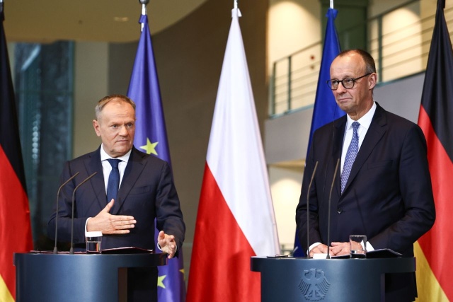 Niemcy będą zwracać Polsce kolejne zagrabione dobra kultury - zapewnił kanclerz Friedrich Merz. Do Polski z Niemiec powrócą krzyżackie archiwa i fragment rzeźby. Umowę w tej sprawie podpisano podczas konsultacji międzyrządowych w Berlinie.