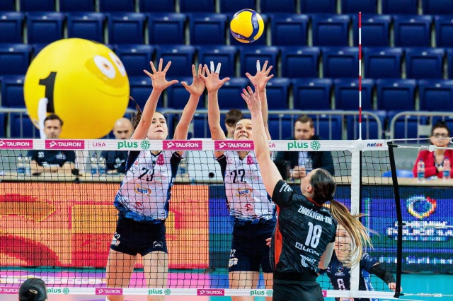 Siatkarki Lotto Chemika przegrały w poniedziałek z UNI Opole na zakończenie 8. kolejki rozgrywek Tauron Ligi.