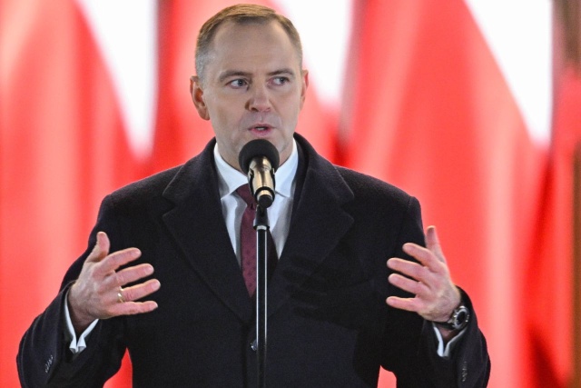 Prezydent Karol Nawrocki podpisał nowelizację ustawy, która wprowadza zakaz hodowli zwierząt na futra. - Ponad dwie trzecie Polaków, w tym także mieszkańców wsi, popiera zakaz - podkreślił prezydent, uzasadniając swoją decyzję.