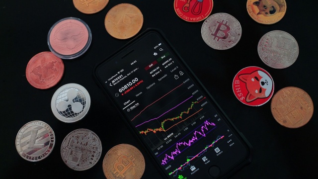 Prezydent będzie pomagał rządowi, żeby błyskawicznie przyjąć lepsze - w jego ocenie - rozwiązania dotyczące kryptowalut.