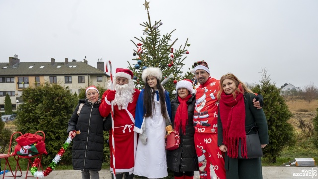 Na szczecińskim Stołczynie odbyło się już wspólne ubieranie choinki, dzielenie się opłatkiem, były też prezenty.