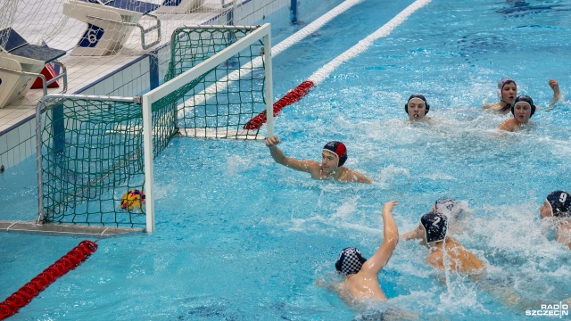 Ze zmiennym szczęściem grały zespoły Arkonii Szczecin w pierwszym dniu Międzynarodowego Turnieju DEMOCO Cup w piłce wodnej.