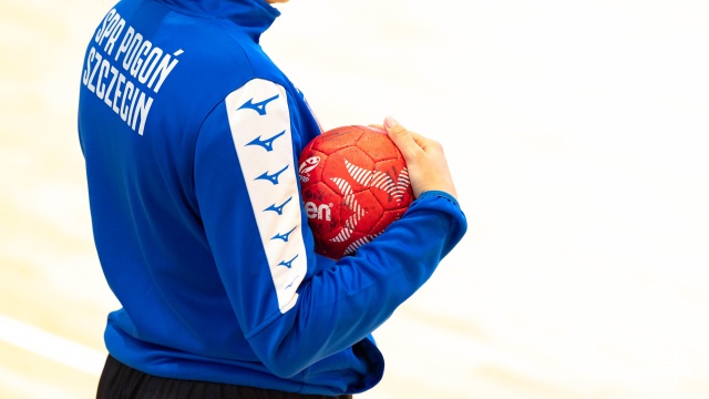 Nieudana wyprawa piłkarek ręcznych SPR Pogoni do stolicy w Lidze Centralnej. Szczecinianki przegrały na wyjeździe z AZS-em AWF Handball Warszawa 22:25 w 10 kolejce rozgrywek.