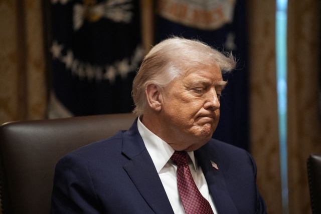 Prezydent Donald Trump skrytykował decyzję Komisji Europejskiej o nałożeniu wysokiej kary na platformę X należącą do Elona Muska. Nazwał ją okropną i zapowiedział, że oczekuje pełnego raportu w tej sprawie.