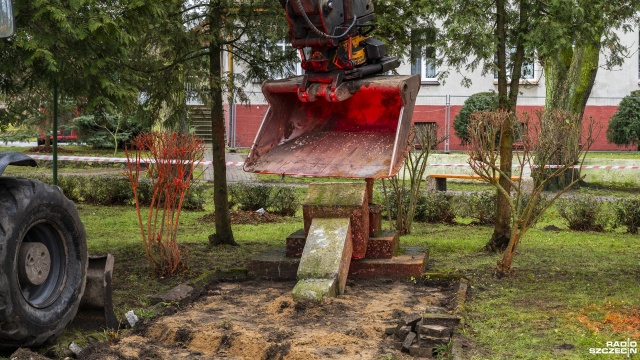 Po ponad 78 latach pomnik upamiętniający wyzwolenie Maszewa przez Armię Czerwoną został zdemontowany.