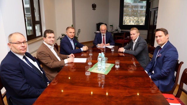 Krajowy Ośrodek Wsparcia Rolnictwa odzyskał działkę w Zabłotni. Akt notarialny został podpisany - informuje KOWR.