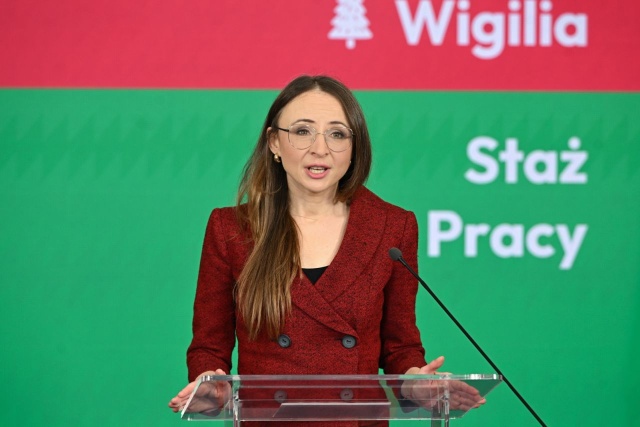Państwowa Inspekcja Pracy zajmie się przeprowadzeniem kontroli w wolną od pracy Wigilię - zapowiedziała ministra rodziny, pracy i polityki Agnieszka Dziemianowicz-Bąk.