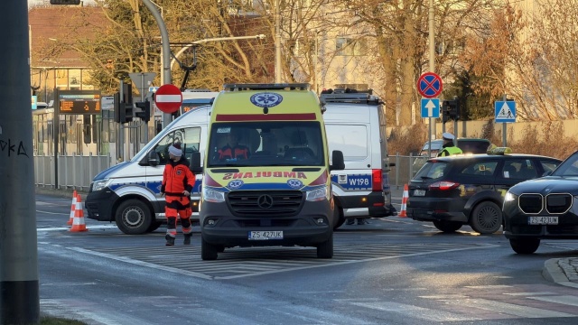 Występują utrudnienia w ruchu i zmiany w trasach pojazdów komunikacji miejskiej.