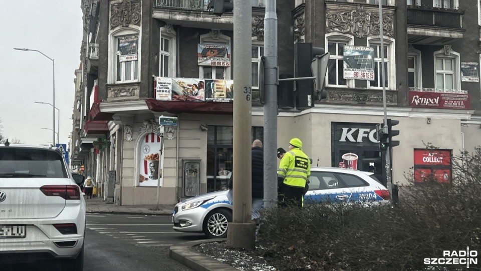 Kolizja i kłopoty w centrum Szczecina [ZDJĘCIA]