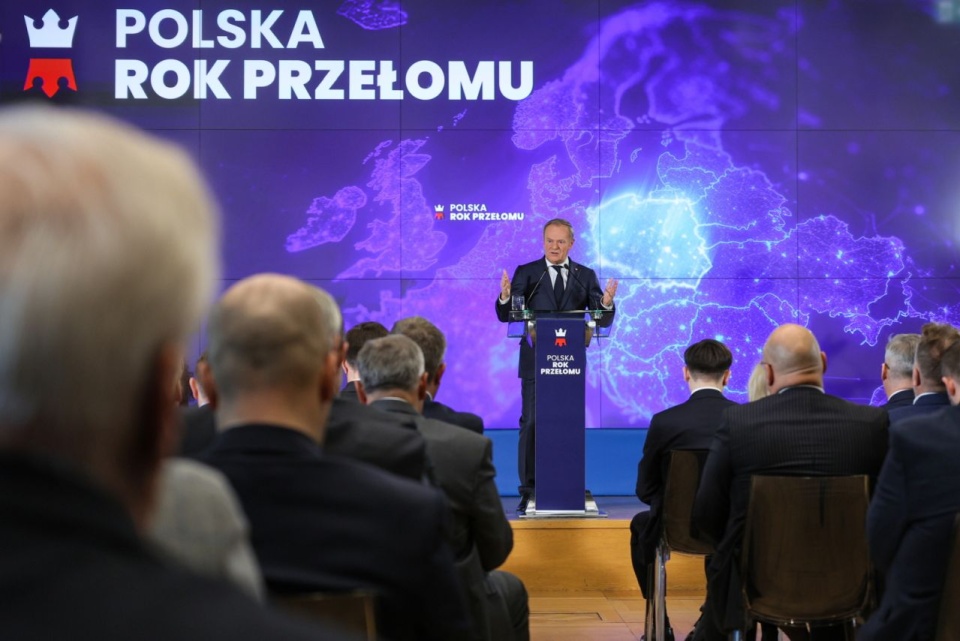 Donald Tusk mówi, że dzięki temu Polska będzie mogła przegonić, a nie tylko doganiać bogatsze kraje. Fot. PAP/Paweł Supernak