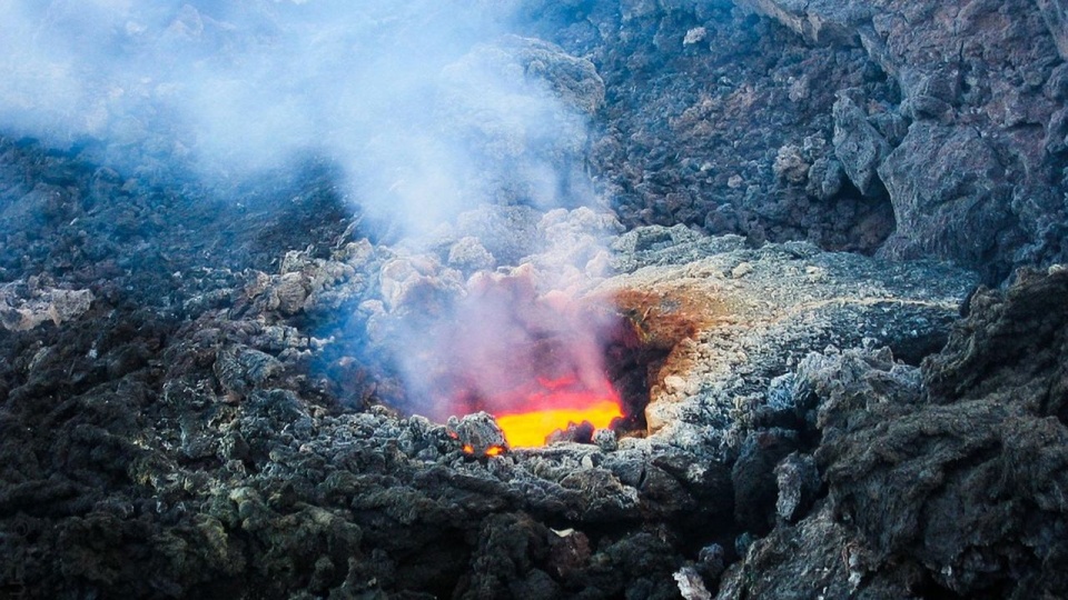 Etna na Sycylii. źródło: https://pixabay.com/pl/2111947/Guillaumesens/CC0 - domena publiczna
