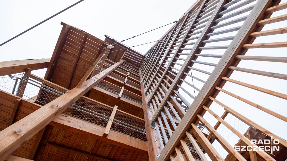 Wieża otwarta została dwa lata temu - mierzy ponad 30 metrów, a na wysokości 26 metrów znajduje się taras widokowy. Fot. Robert Stachnik [Radio Szczecin/Archiwum]