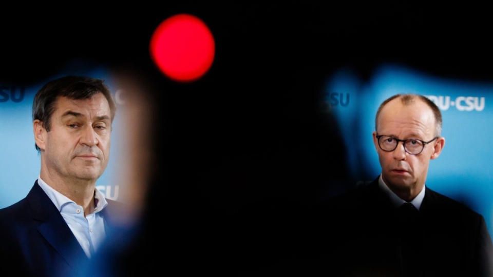 Friedrich Merz i Markus Söder, prezesi odpowiednio CDU i CSU dołączyli sekretarzy obu partii oraz szefów klubu i parlamentarnej reprezentacji Bawarii. EPA/CLEMENS BILAN PAP/EPA