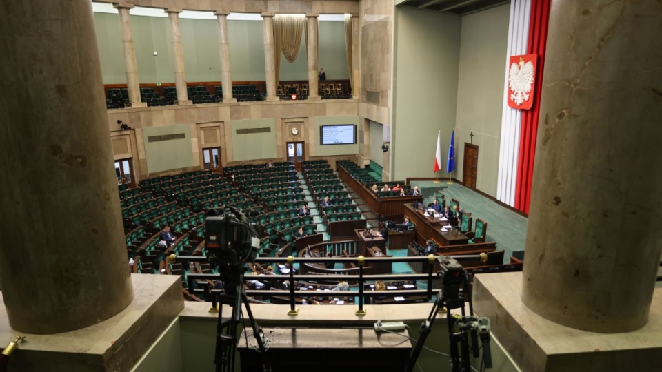 Sejm przegłosował ustawę o obniżeniu składki zdrowotnej dla przedsiębiorców. PAP/Albert Zawada
