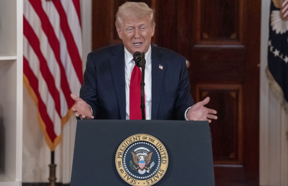 fot. PAP/EPA/KEN CEDENO / POOL