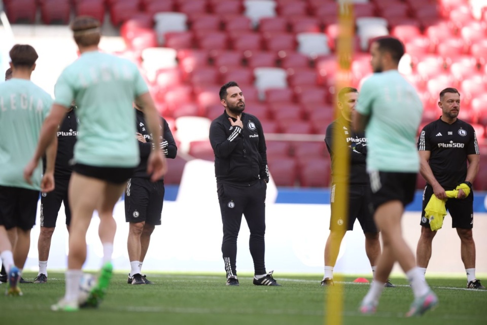 Goncalo Feio, portugalski szkoleniowiec stołecznej jedenastki docenia klasę Dumy Pomorza, ale liczy na sukces swoich podopiecznych. Fot. PAP/Leszek Szymański