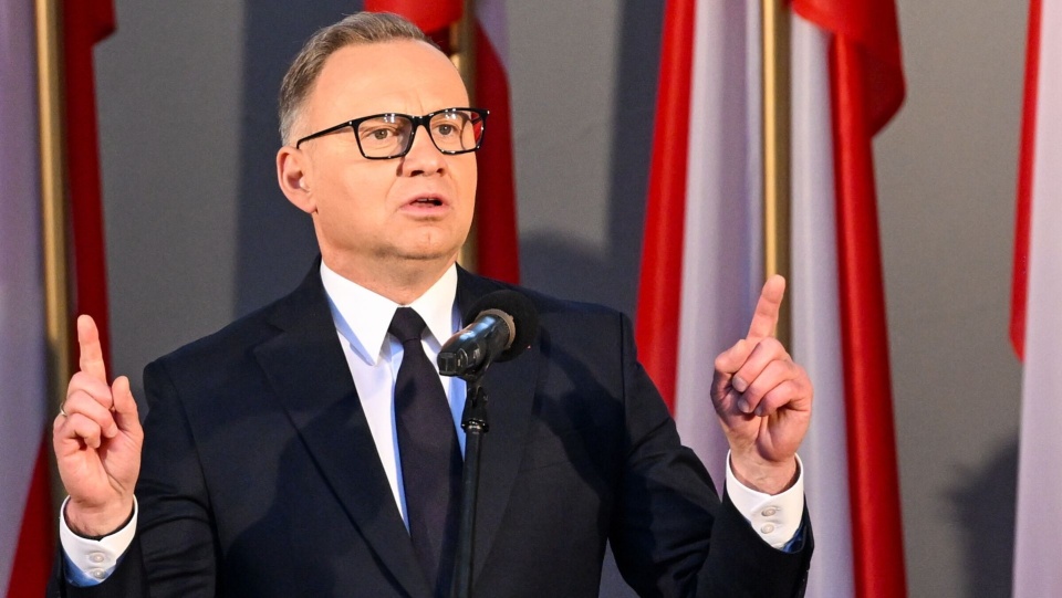 Tomaszów Lubelski, 29.05.2025. Prezydent RP Andrzej Duda przemawia podczas spotkania z mieszkańcami powiatu tomaszowskiego, 29 bm. w Parku Miejskim im. Augusta Krzyżanowskiego w Tomaszowie Lubelskim. (jm) PAP/Wojtek Jargiło