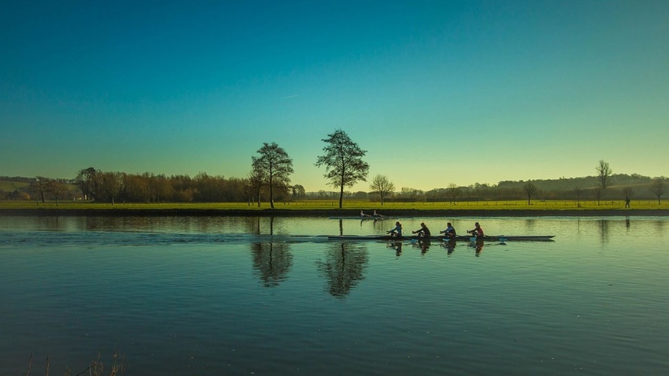 Złoty medal w dwójce podwójnej wywalczyli Mateusz Biskup i Mirosław Ziętarski natomiast brąz w niedzielnym finale zdobyła czwórka podwójna mężczyzn. źródło: https://pixabay.com/pl/848265/diego_torres diego_torres/CC0 - domena publiczna