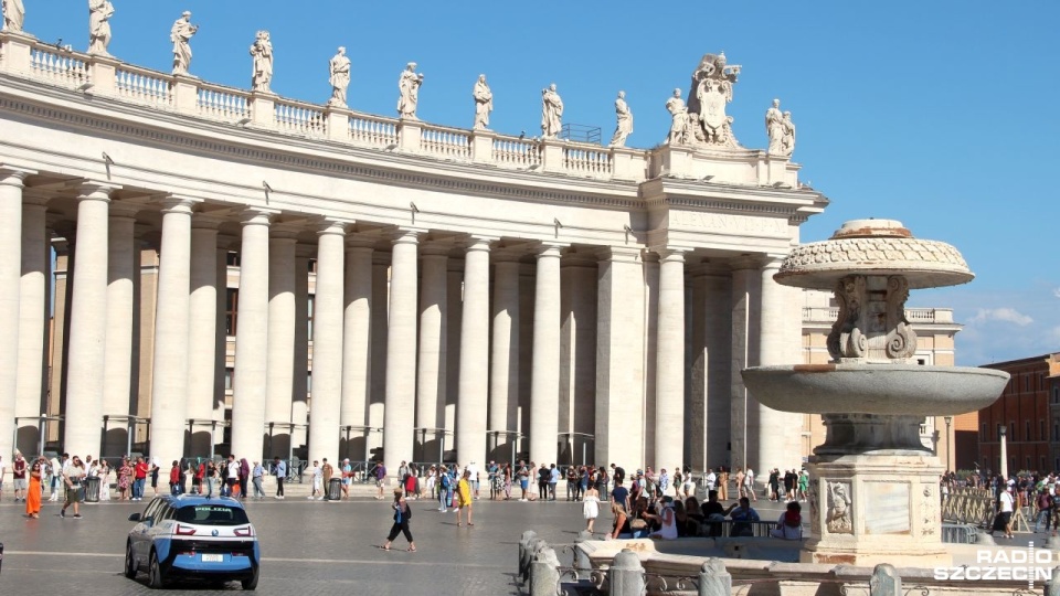 Włoska policja aresztowała mężczyznę, który podawał się za lekarza Jana Pawła II i kilkudziesięciu kardynałów. Miał gabinet tuż obok Watykanu. Fot. Piotr Kołodziejski [Radio Szczecin]