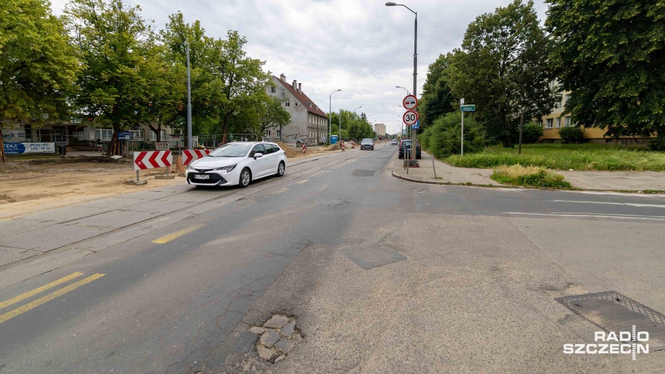 Od 7 lipca całkowicie zamknięty dla ruchu będzie fragment alei Powstańców Wielkopolskich - między skrzyżowaniem z ulicą Szpitalną, a skrzyżowaniem z ulicą Frysztacką. Fot. Robert Stachnik [Radio Szczecin]