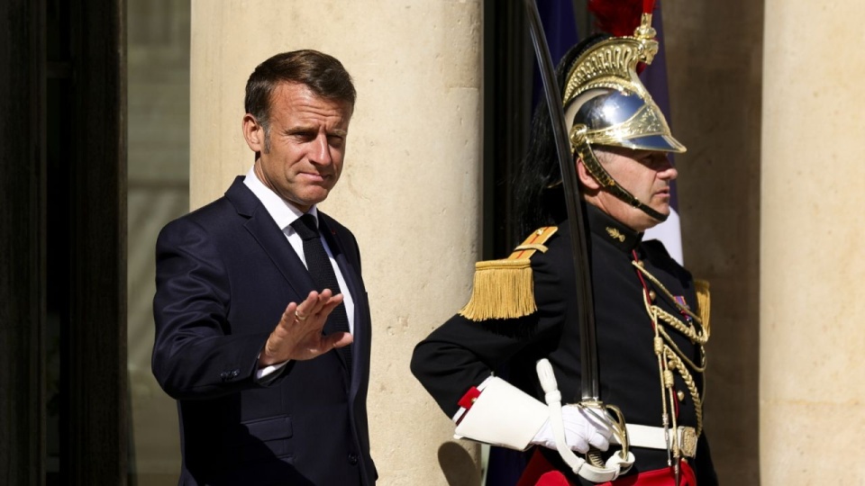 Macron potwierdził także niezachwiane wsparcie Francji dla suwerenności i integralności terytorialnej Ukrainy. PAP/EPA/TERESA SUAREZ
