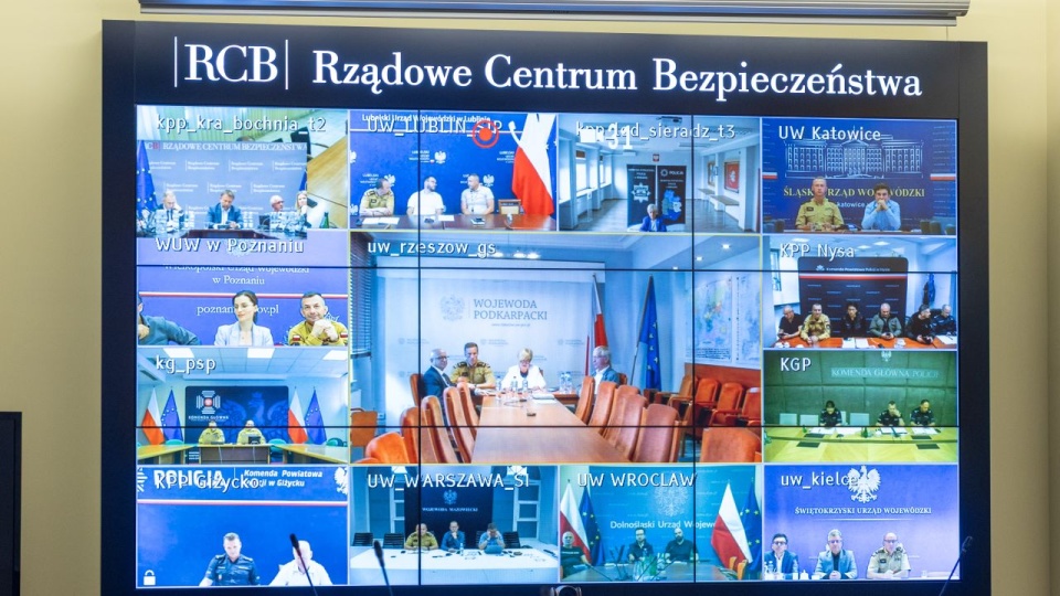 Na skutek awarii spowodowanej zjawiskami pogodowymi ponad 6,5 tysiąca osób jest bez prądu - z czego najwięcej w województwie łódzkim. źródło: x.com/KGPSP