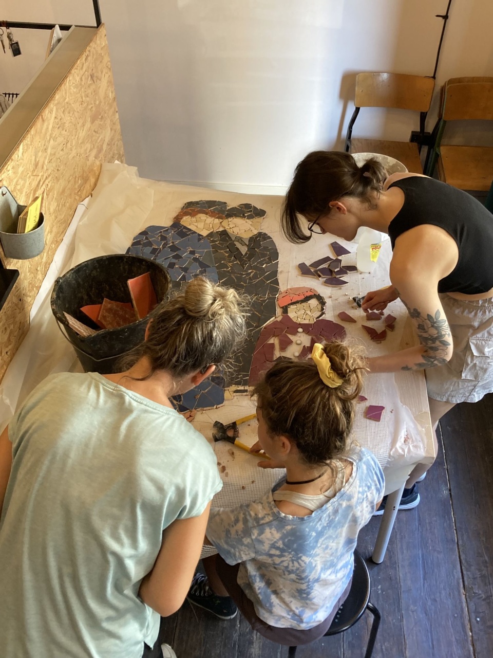 Fot. Stowarzyszenie "Oswajanie miasta" - warsztaty mozaikowe