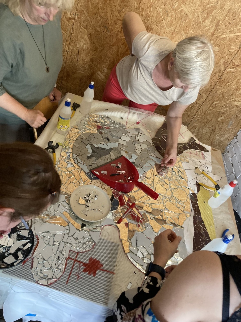 Fot. Stowarzyszenie "Oswajanie miasta" - warsztaty mozaikowe