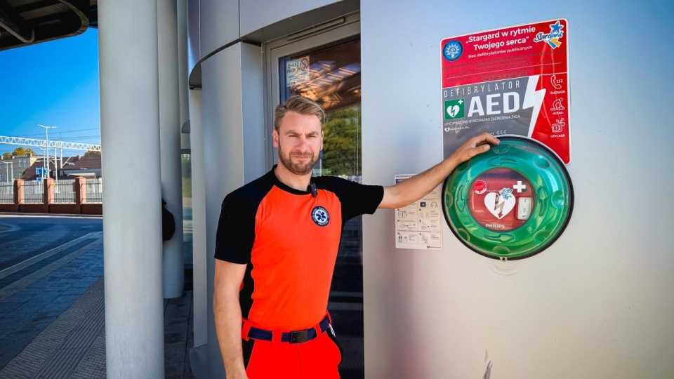 Defibrylatory można znaleźć także w budynkach użyteczności publicznej takich jak Urząd Miasta czy Stargardzkie Centrum Kultury. źródło: stargard.eu