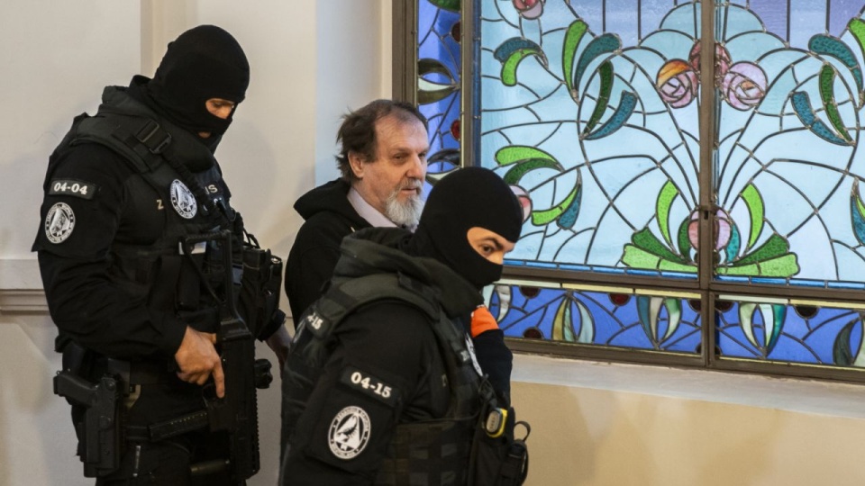 Juraj Cintula podczas procesu twierdził, że postanowił zaszkodzić zdrowiu Ficy, aby nie był on już w stanie pełnić funkcji premiera, ale nie chciał go zabić. PAP/EPA/JAKUB GAVLAK