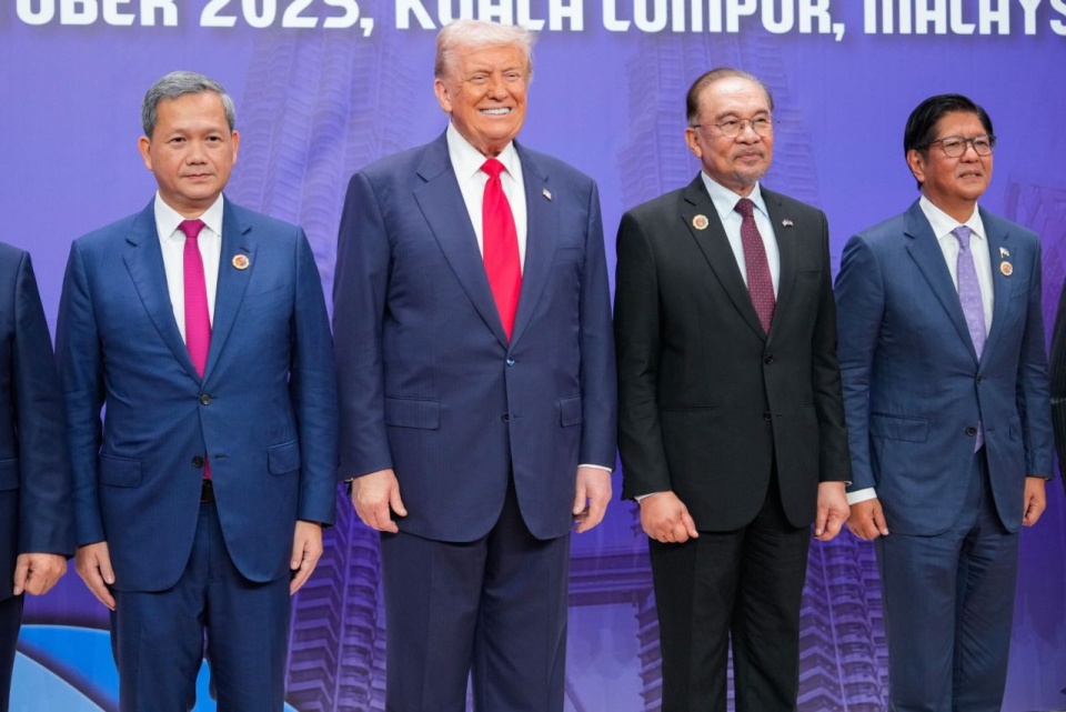 Donald Trump w spotkaniu przywódców państw Azji Południowo-Wschodniej w Kuala Lumpur. Fot. PAP/EPA/VINCENT THIAN / POOL