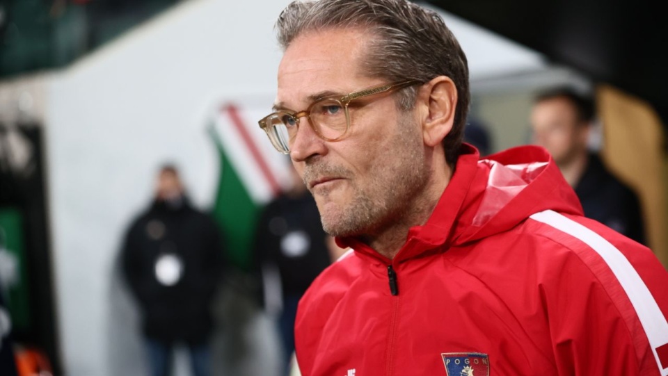 Trener Pogoni Szczecin Thomas Thomasberg podczas 1/16 finału piłkarskiego Pucharu Polski z Legią Warszawa. PAP/Leszek Szymański