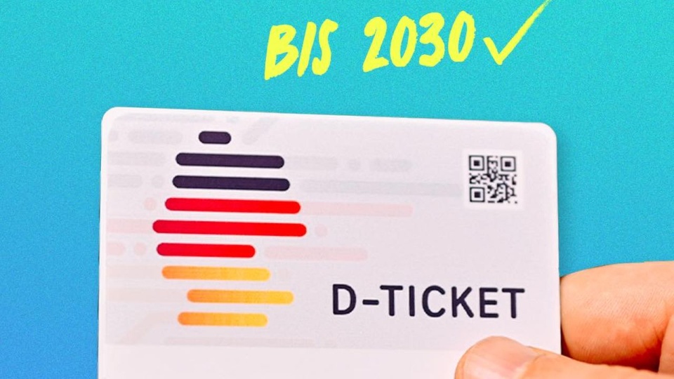 Deutschlandticket będzie jednak kosztował od przyszłego roku 63 euro w miejsce dotychczasowych 58 (na miesiąc). źródło: https://x.com/csu_bt
