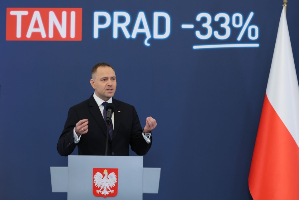 Prezydent RP Karol Nawrocki podczas poświęconego cenom energii elektrycznej spotkania eksperckiego w Pałacu Prezydenckim w Warszawie. Prezydent RP podpisał projekt ustawy „Tani prąd -33%”. PAP/Paweł Supernak