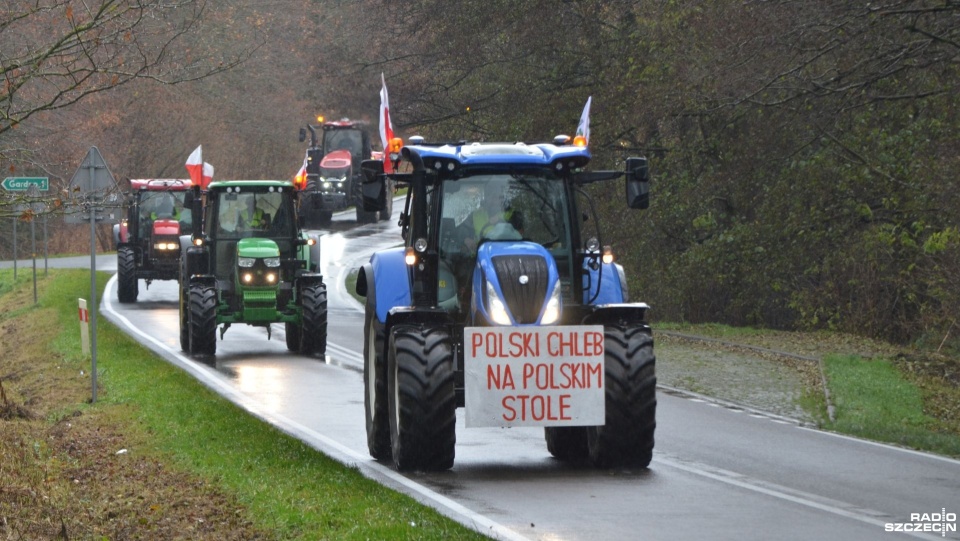 Przejazd DW151 Łobez-Węgorzyno. Fot. Rafael Żełobowski [Radio Szczecin]