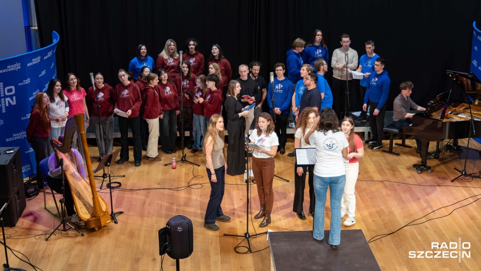 Chór Uniwersytetu Szczecińskiego pod dyrekcją Anny Tarnowskiej. Fot. Robert Stachnik [Radio Szczecin]
