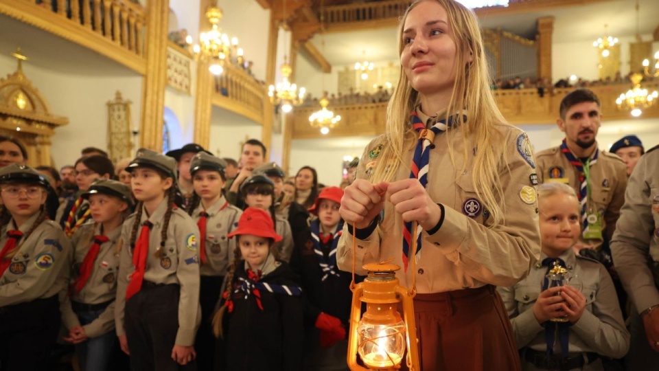 Betlejemskie Światło Pokoju 2025 dotarło do Polski