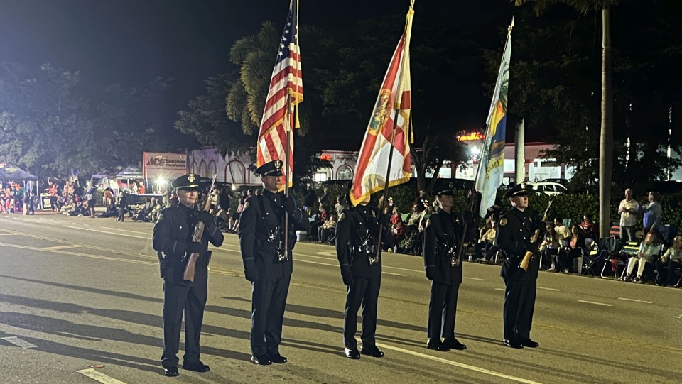 Tradycyjne świąteczne parady idą w Stanach Zjednoczonych