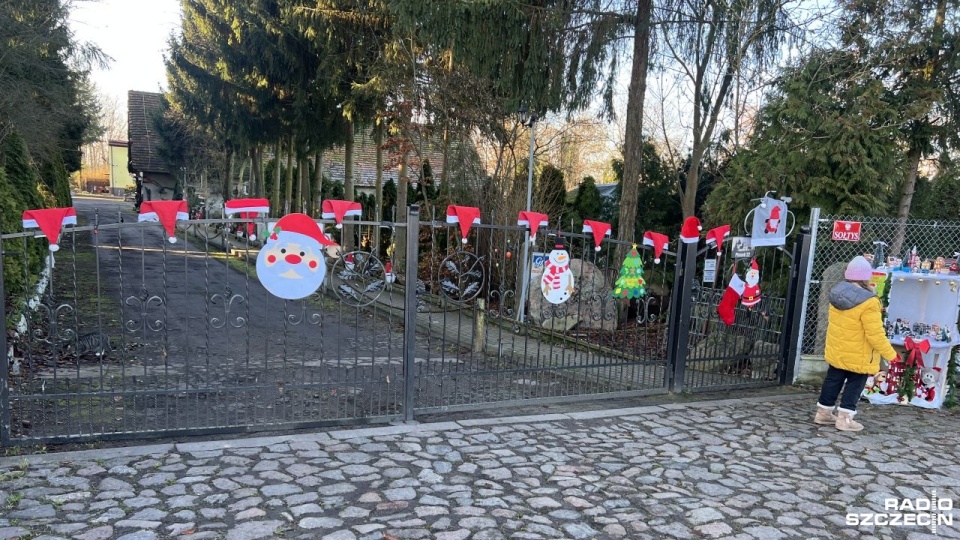 Wieś Piasek koło Cedyni zmienia się na święta [ZDJĘCIA]