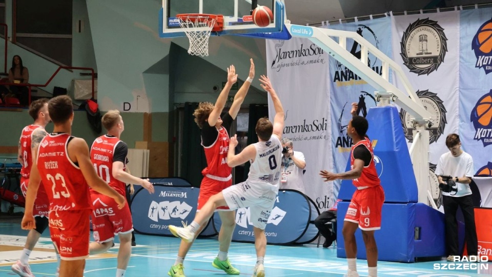 Kotwica przegrała we własnej hali [ZDJĘCIA]