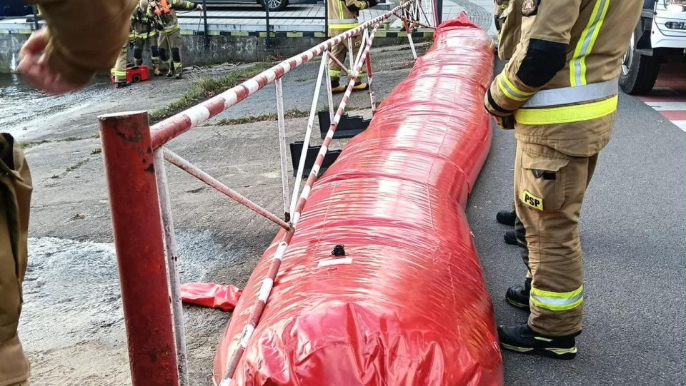 Świnoujście: mobilne zapory przeciwpowodziowe pierwszy raz w użyciu [ZDJĘCIA]
