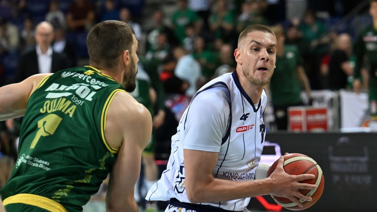 Koszykarze Kinga doznali pierwszej porażki w play-off Orlen Basket Ligi. Szczecinianie przegrali z Zastalem Zielona Góra 79:82 w drugim ćwierćfinałowym meczu.