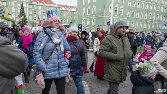 Fot. Kamila Kozioł [Radio Szczecin] Wspólne kolędowanie i kolorowy orszak ulicami Szczecina [WIDEO, ZDJĘCIA]