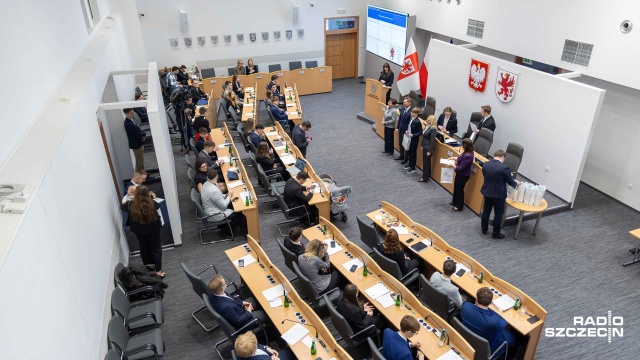 Fot. Robert Stachnik [Radio Szczecin] Młodzi radni rozpoczęli kolejną kadencję swojego sejmiku [ZDJĘCIA]