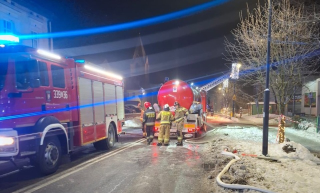 Fot. Komenda Miejska Państwowej Straży Pożarnej w Koszalinie W nocy spalił się market [ZDJĘCIA]